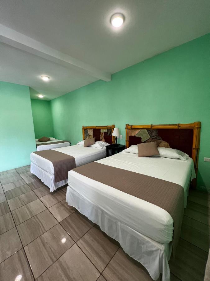 Hotel Pazifico En Monterrico Esterno foto