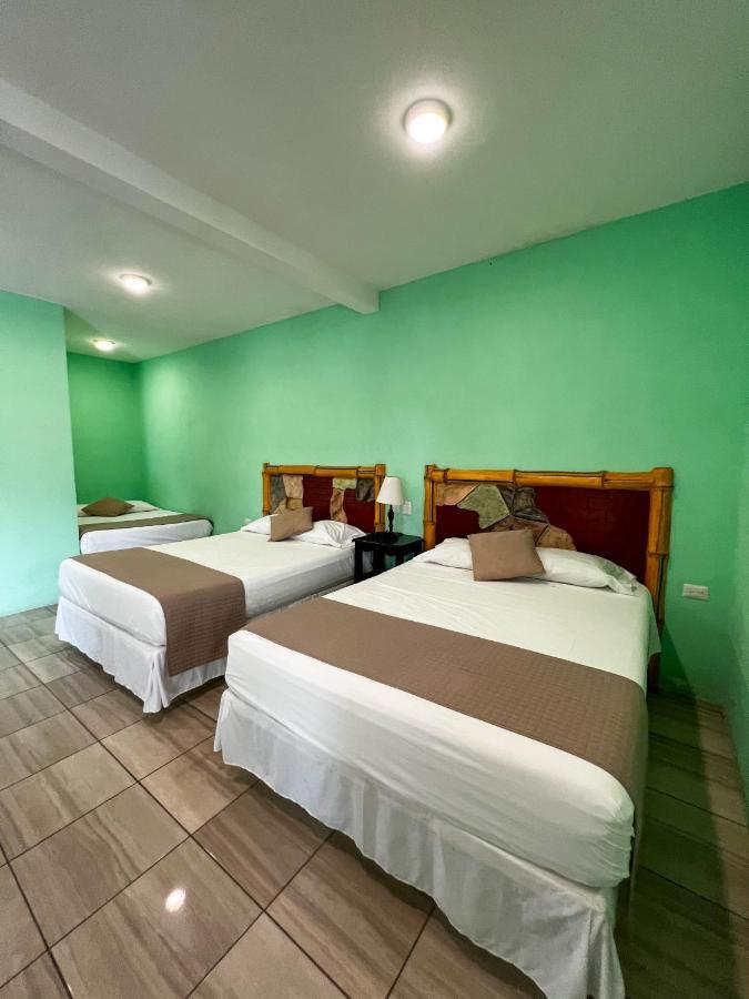 Hotel Pazifico En Monterrico Esterno foto