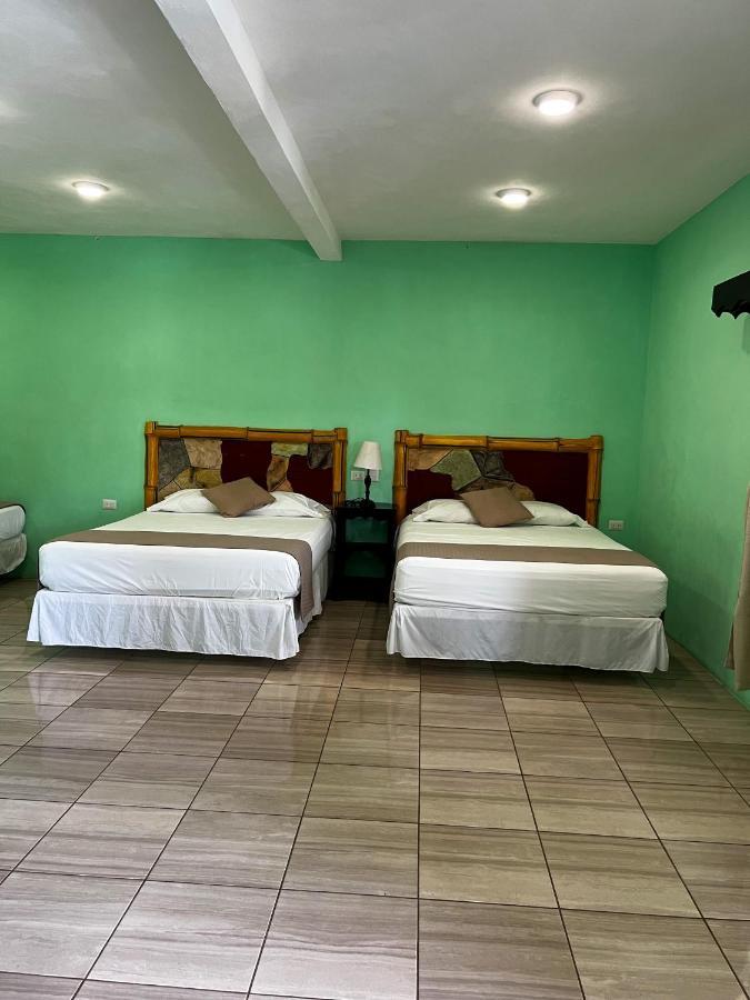 Hotel Pazifico En Monterrico Esterno foto