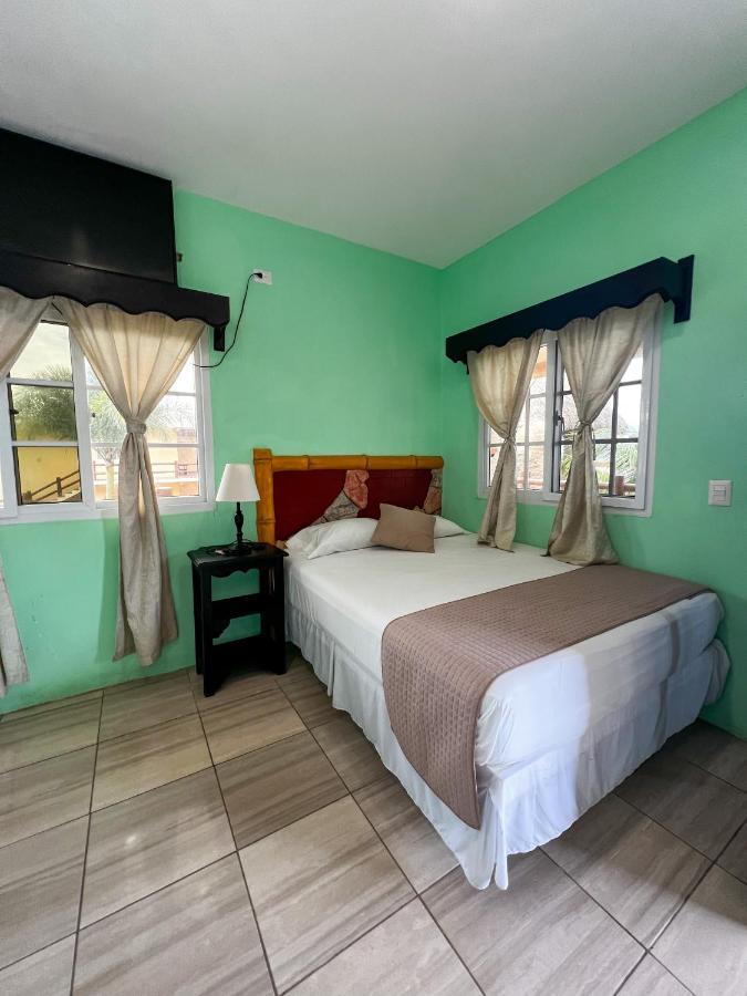Hotel Pazifico En Monterrico Esterno foto