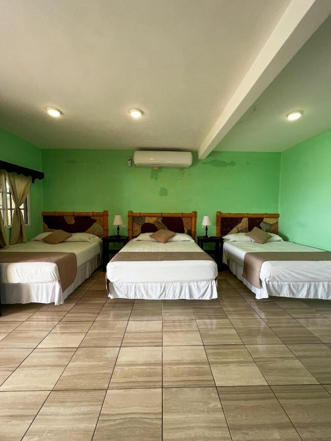 Hotel Pazifico En Monterrico Esterno foto