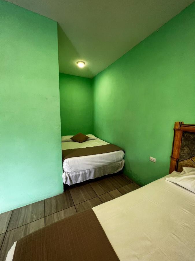 Hotel Pazifico En Monterrico Esterno foto